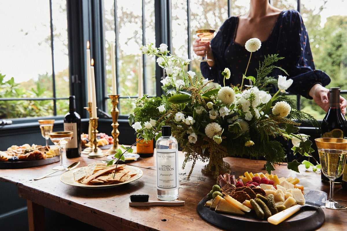 Dress The Dinner Table With Bright, Clean Linens